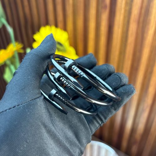NAIL BANGLE