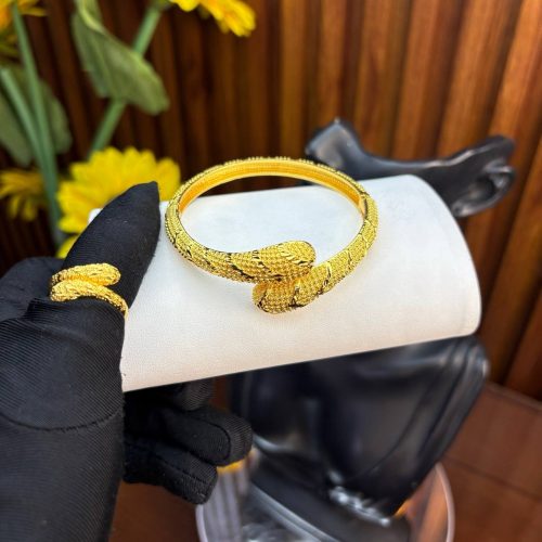 GOLD REPLICA RING AND BANGLE GLR10