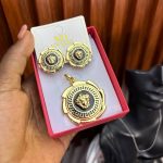 MD EXCLUSIVE PENDANT AND EARRINGS DER02