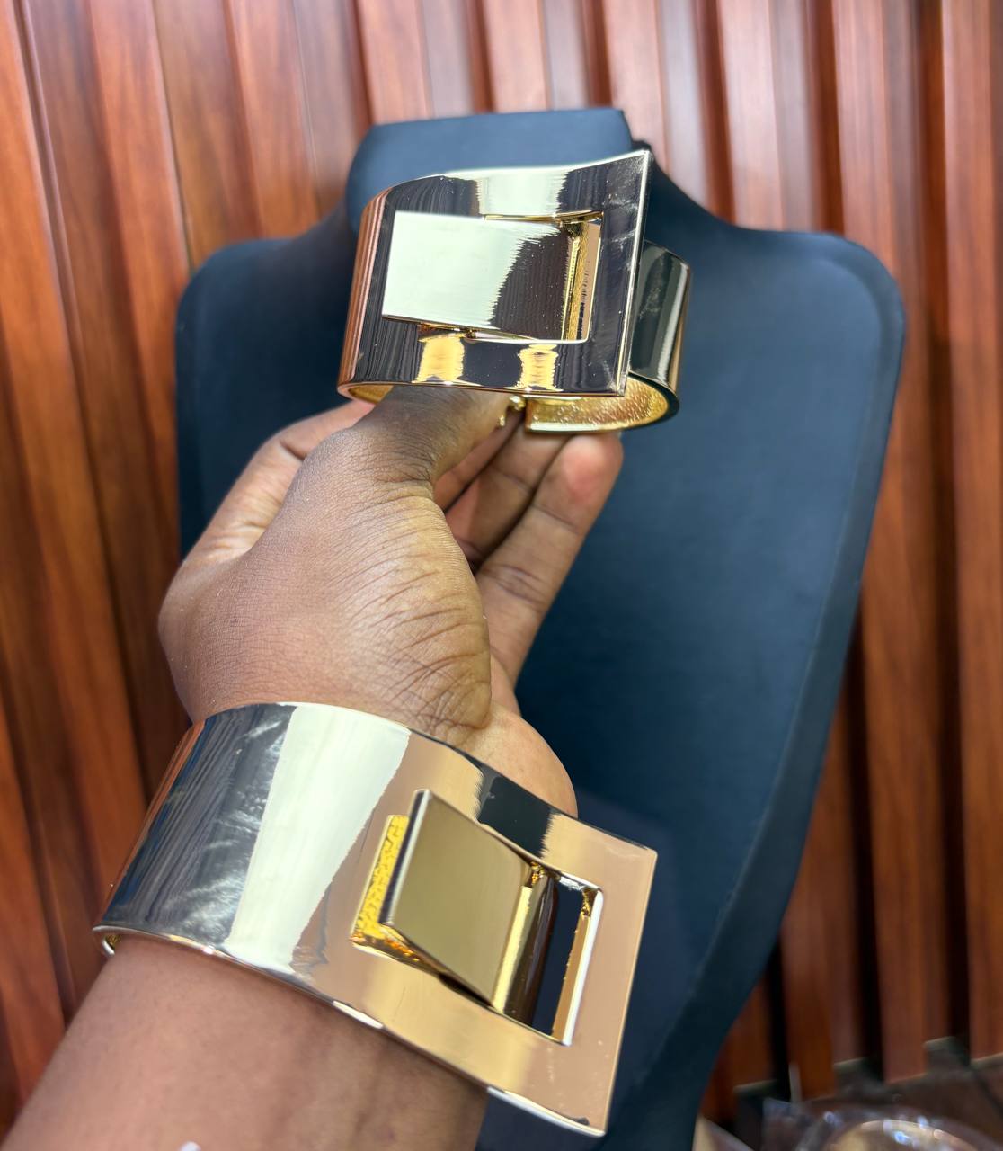 photo_2026-02-18_16-10-35 CHUNKY BANGLE CH09 - Image 1