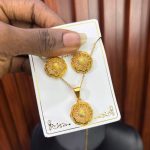 EARRINGS AND NECKLACE E&N01