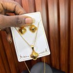 EARRINGS AND NECKLACE E&N02