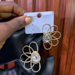 LIS METAL EARRINGS LISM04