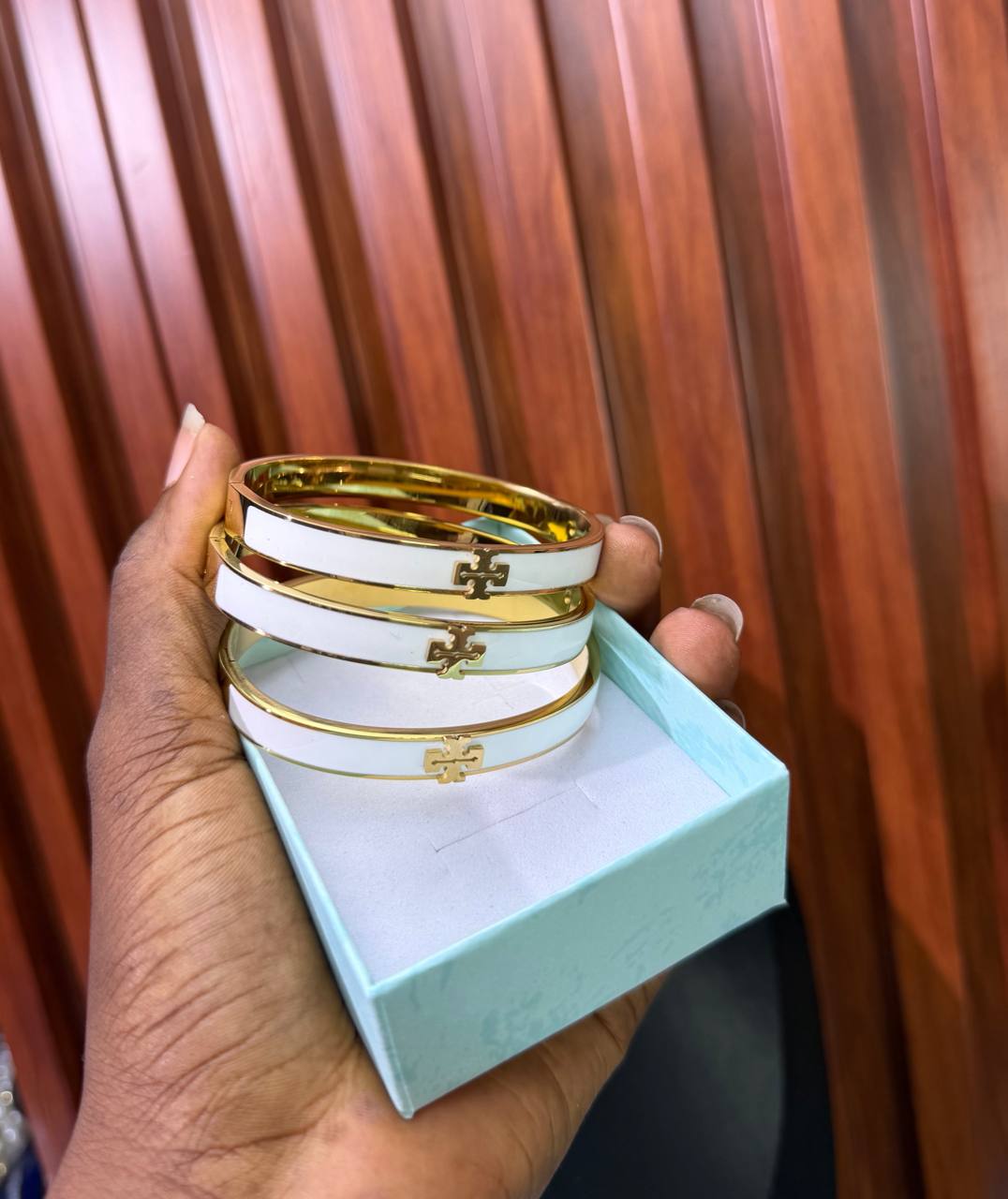 photo_2026-08-04_18-16-18 BRANDED BANGLE (TORY BURCH) BBD05 - Image 1