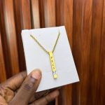 GOLD UNISEX ENGRAVED CHAIN STONED BAR